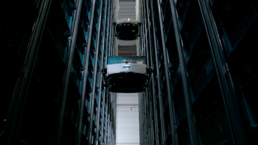 Robot Skypod par Exotec dans un entrepôt logistique Octopia Cdiscount